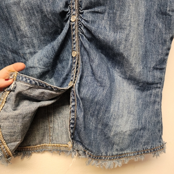 Vintage Blue 100% cotton Sleeveless Button Down Shirt with Notched Collar - Picture 6 of 6